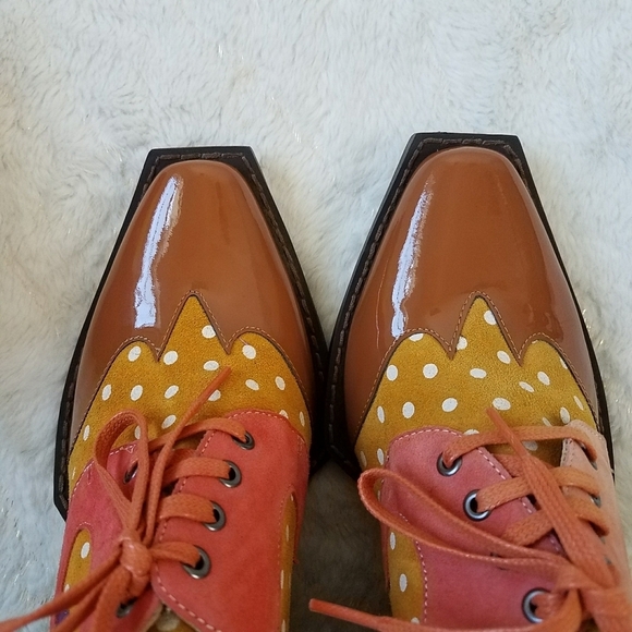 JOHN FLUEVOG Signature Dali Contrast Lace-Up Shoes - Picture 6 of 15
